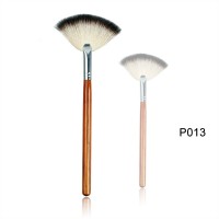 Small Synthetic Hair Wood Handle Fan Face Brush